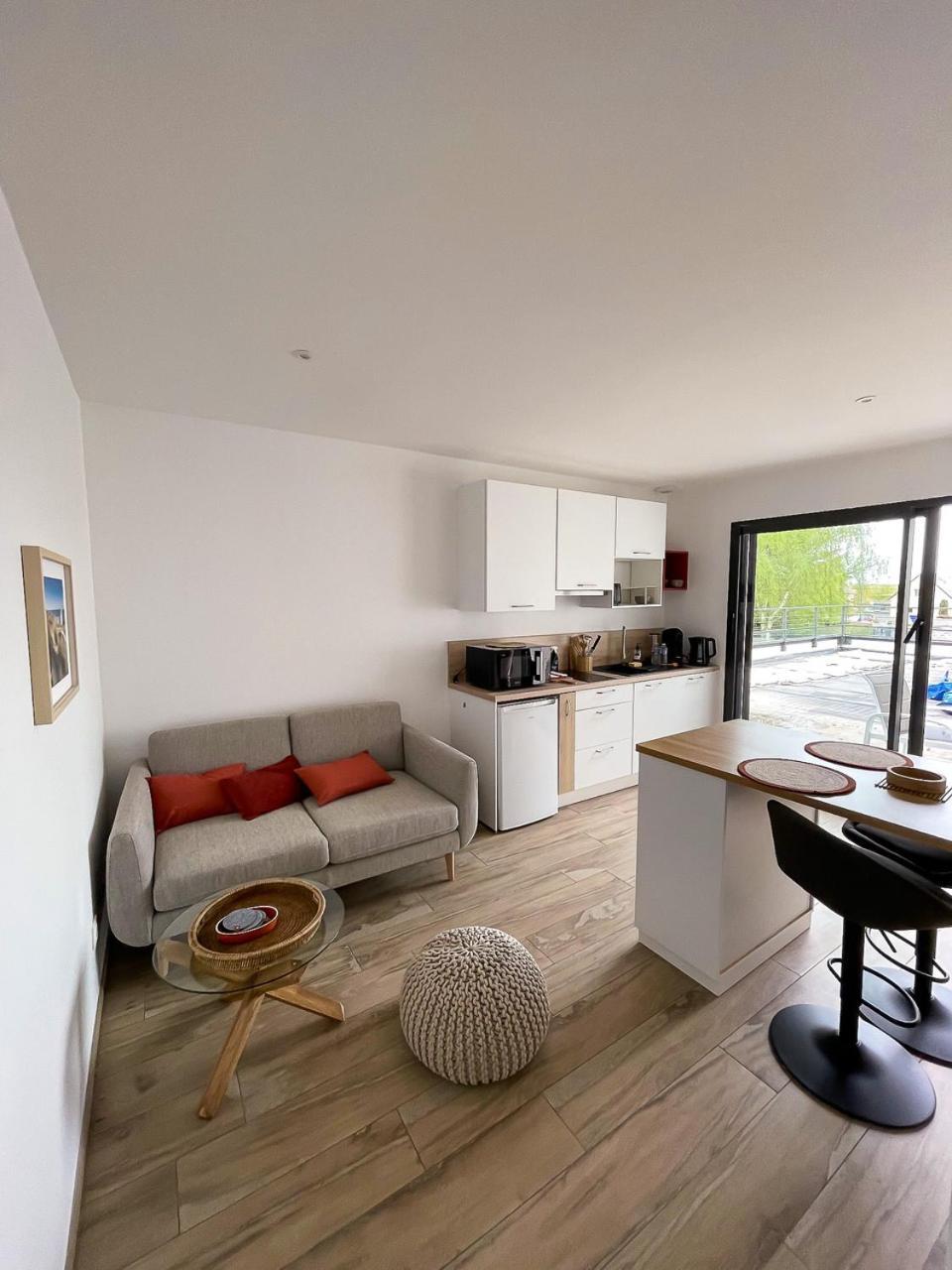 Appartements Guesthouse1 Et Guesthouse2 Sword Beach Colleville-Montgomery Exterior photo